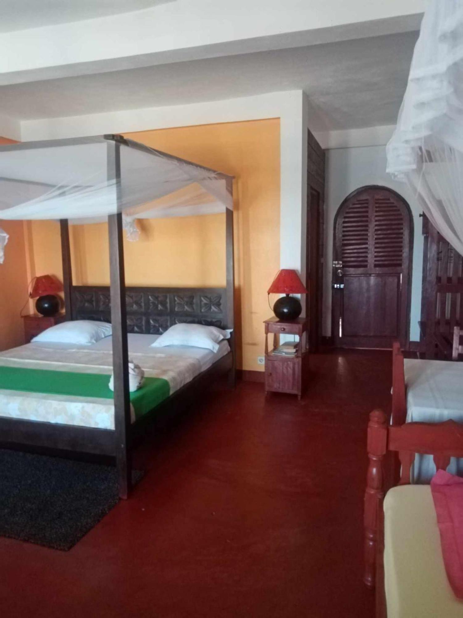 Villa Mena นูซีเบ ภายนอก รูปภาพ